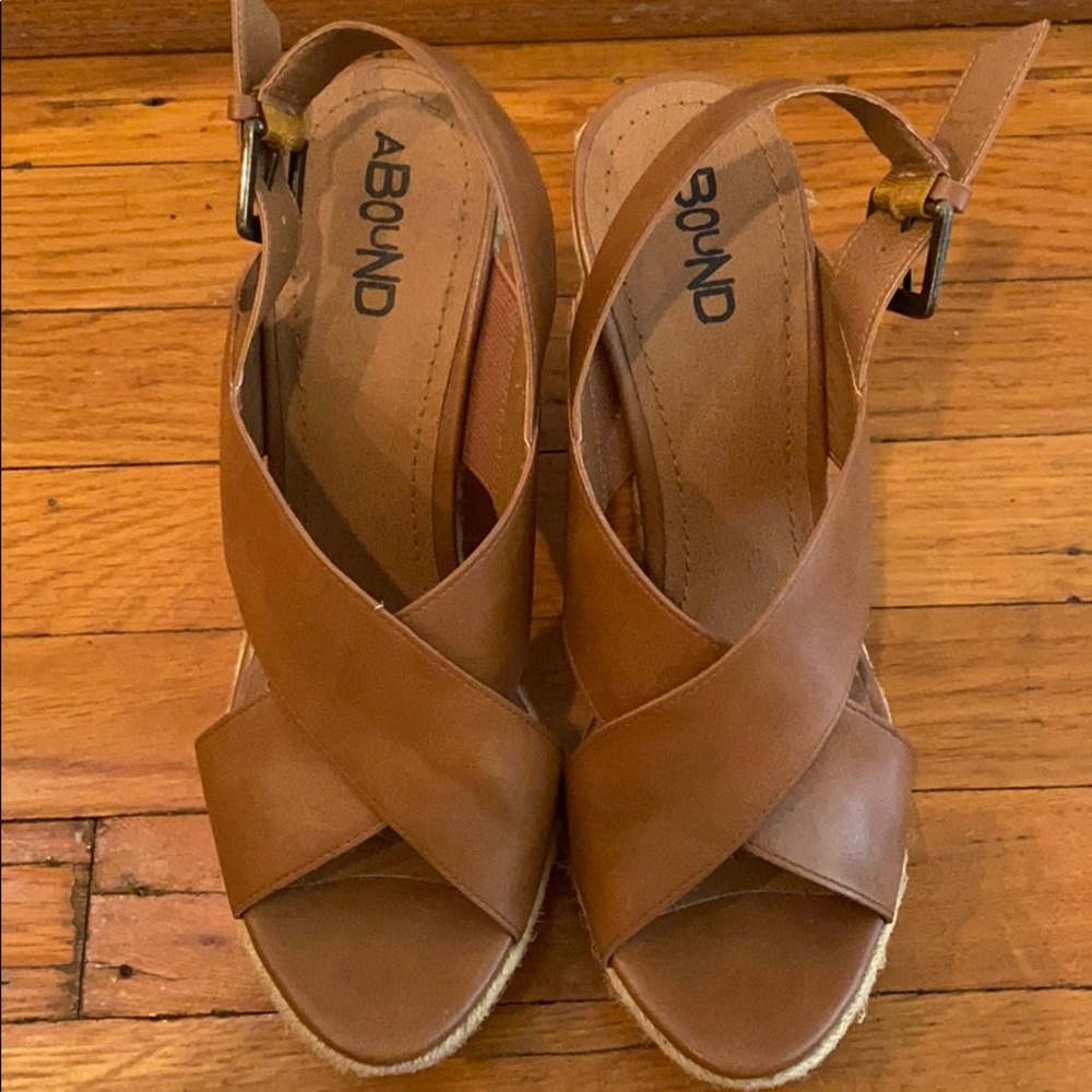 Abound Shoe
